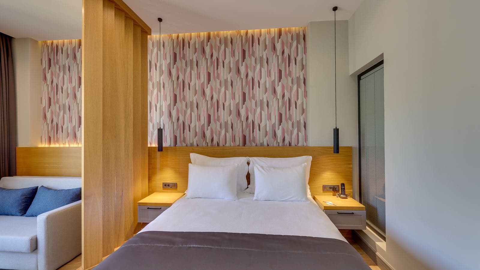 rooms-superior-room