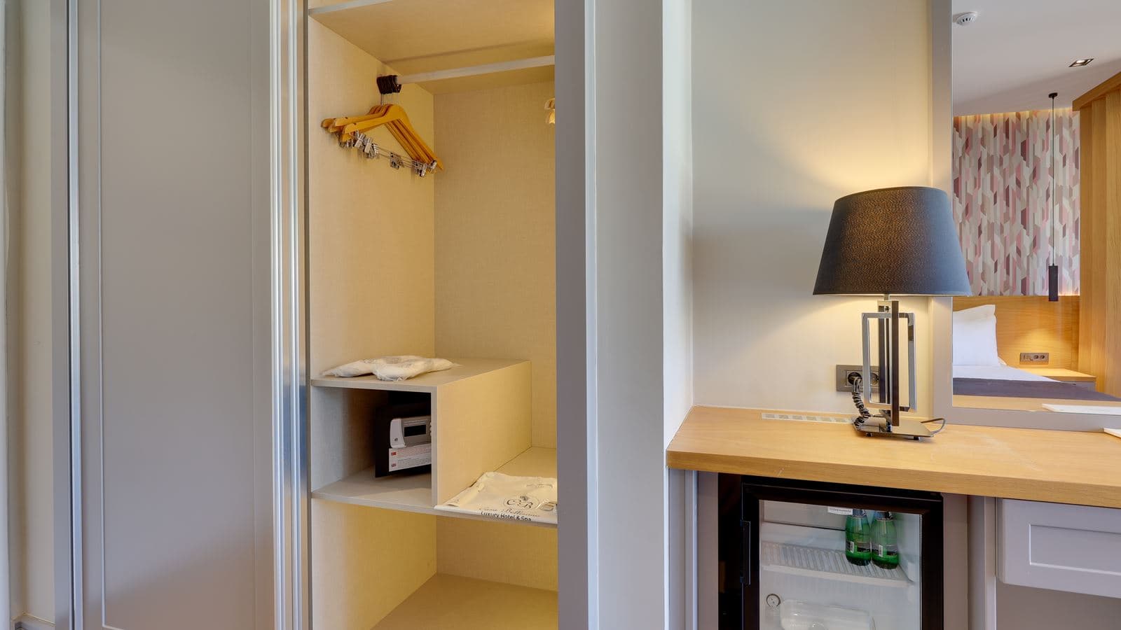rooms-superior-room