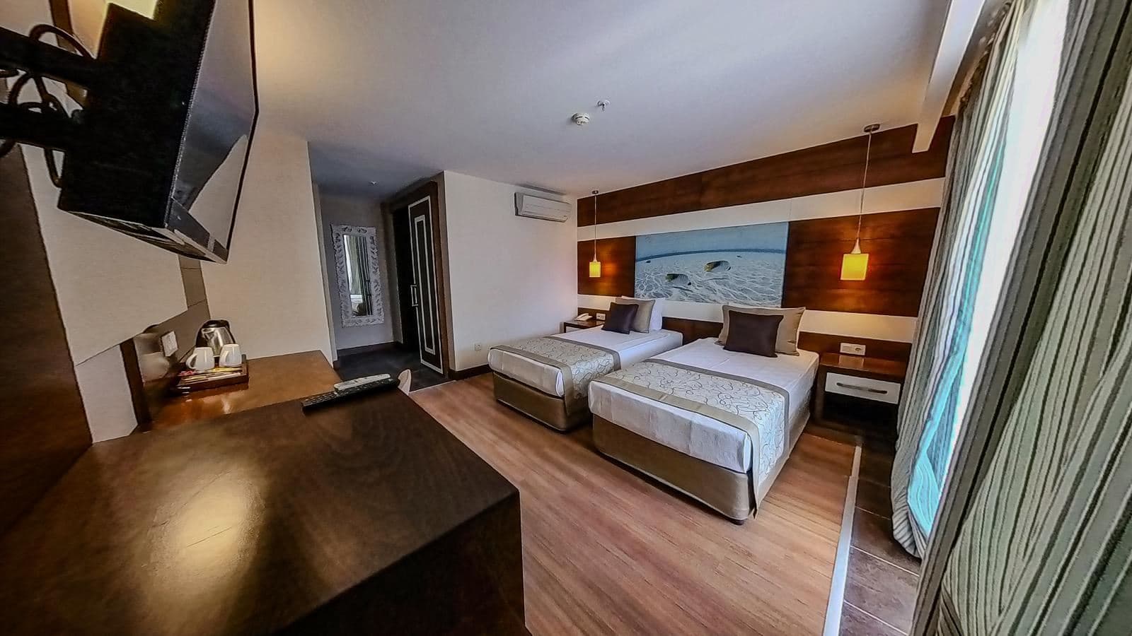 rooms-family-room