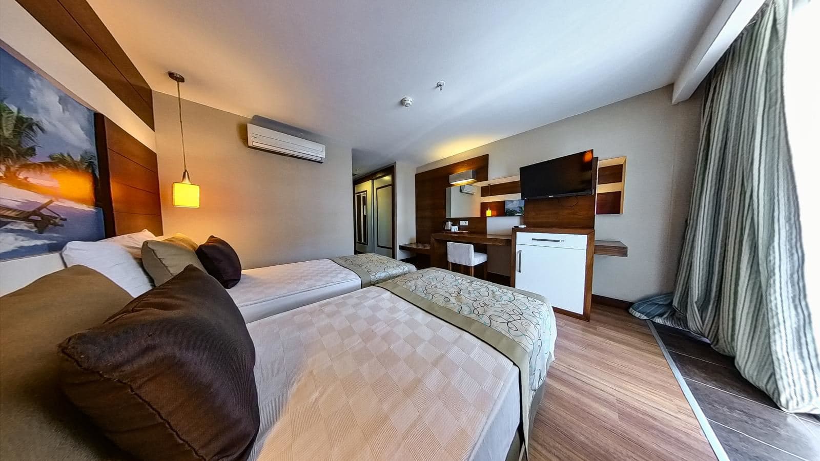 rooms-family-room