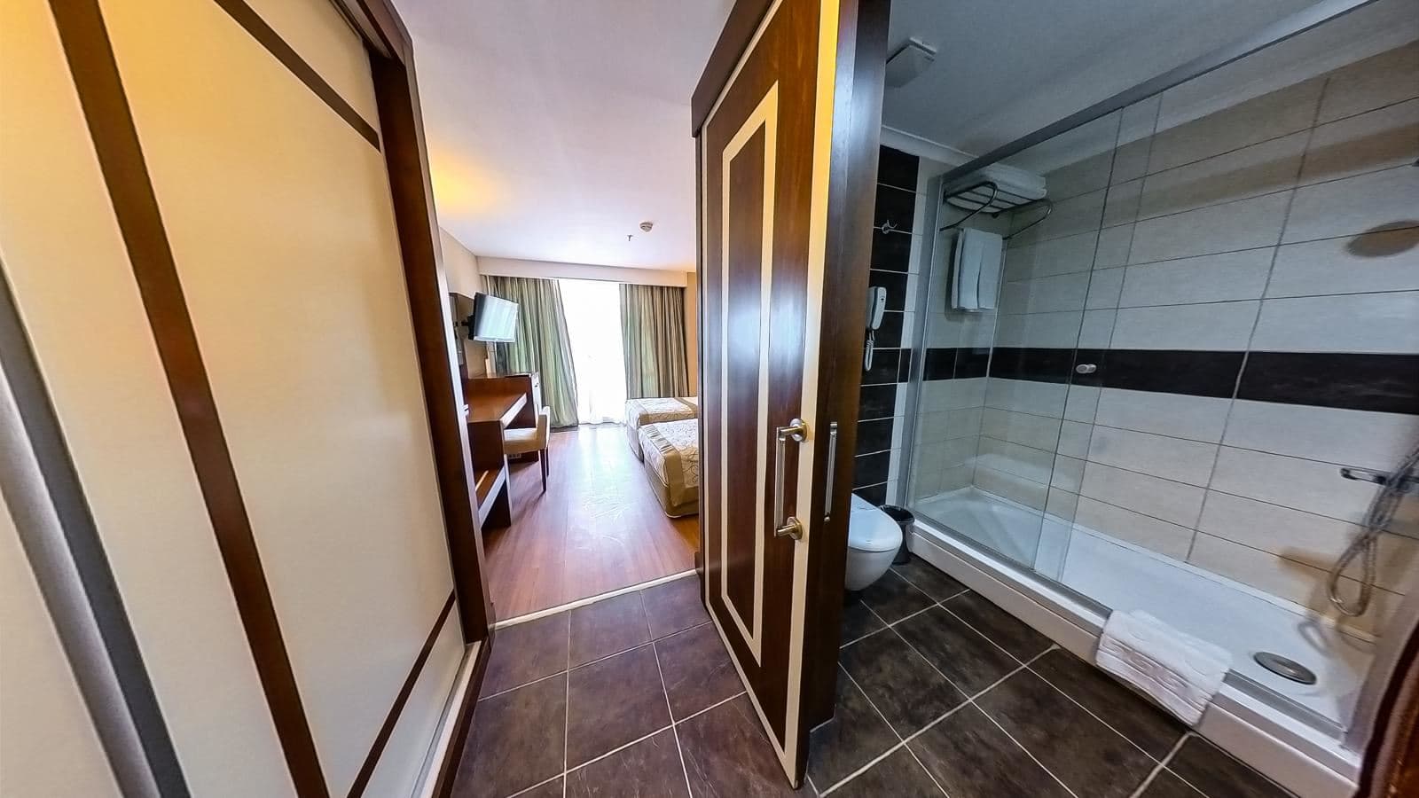 rooms-family-room
