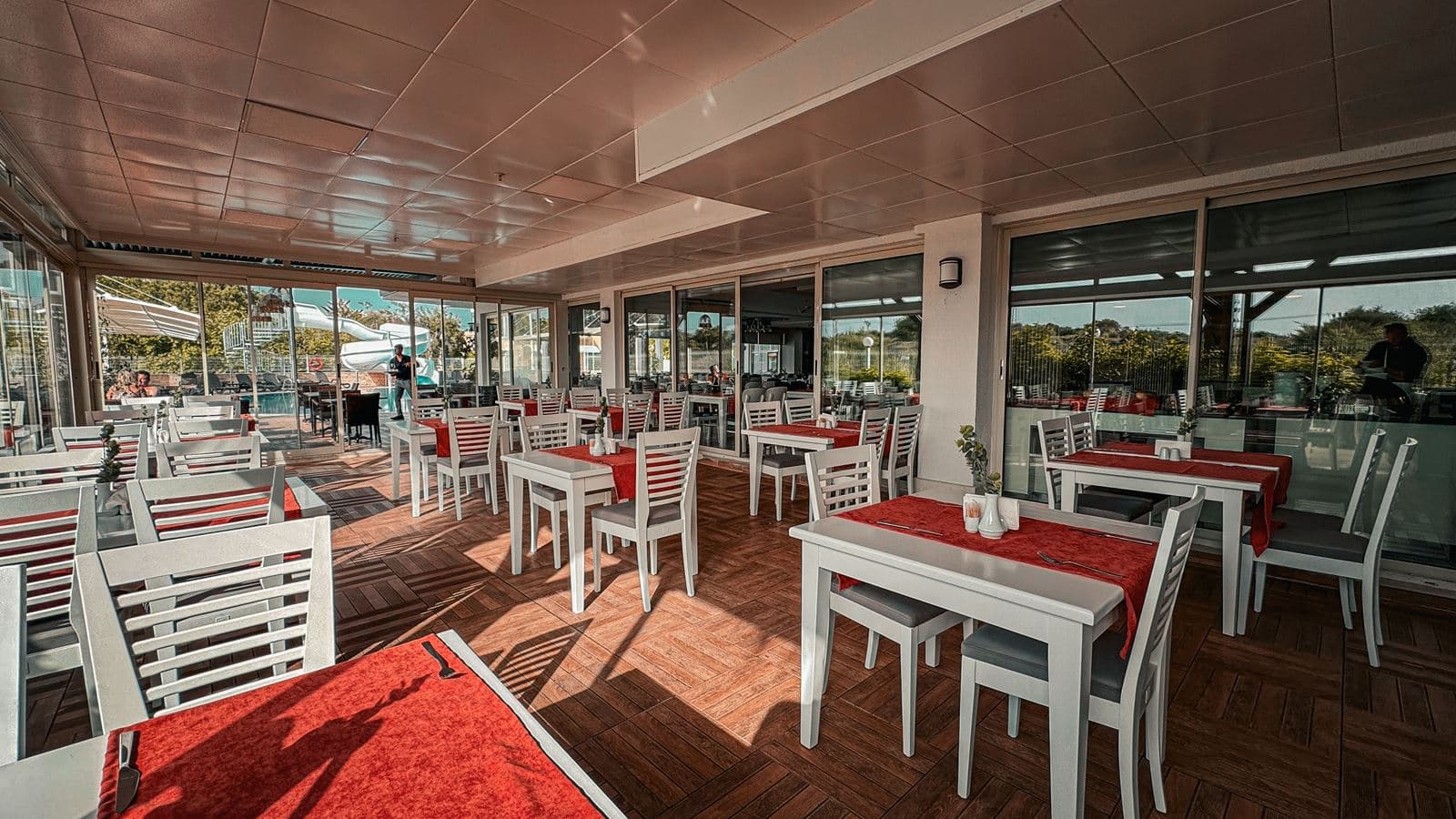 restaurants-main-building