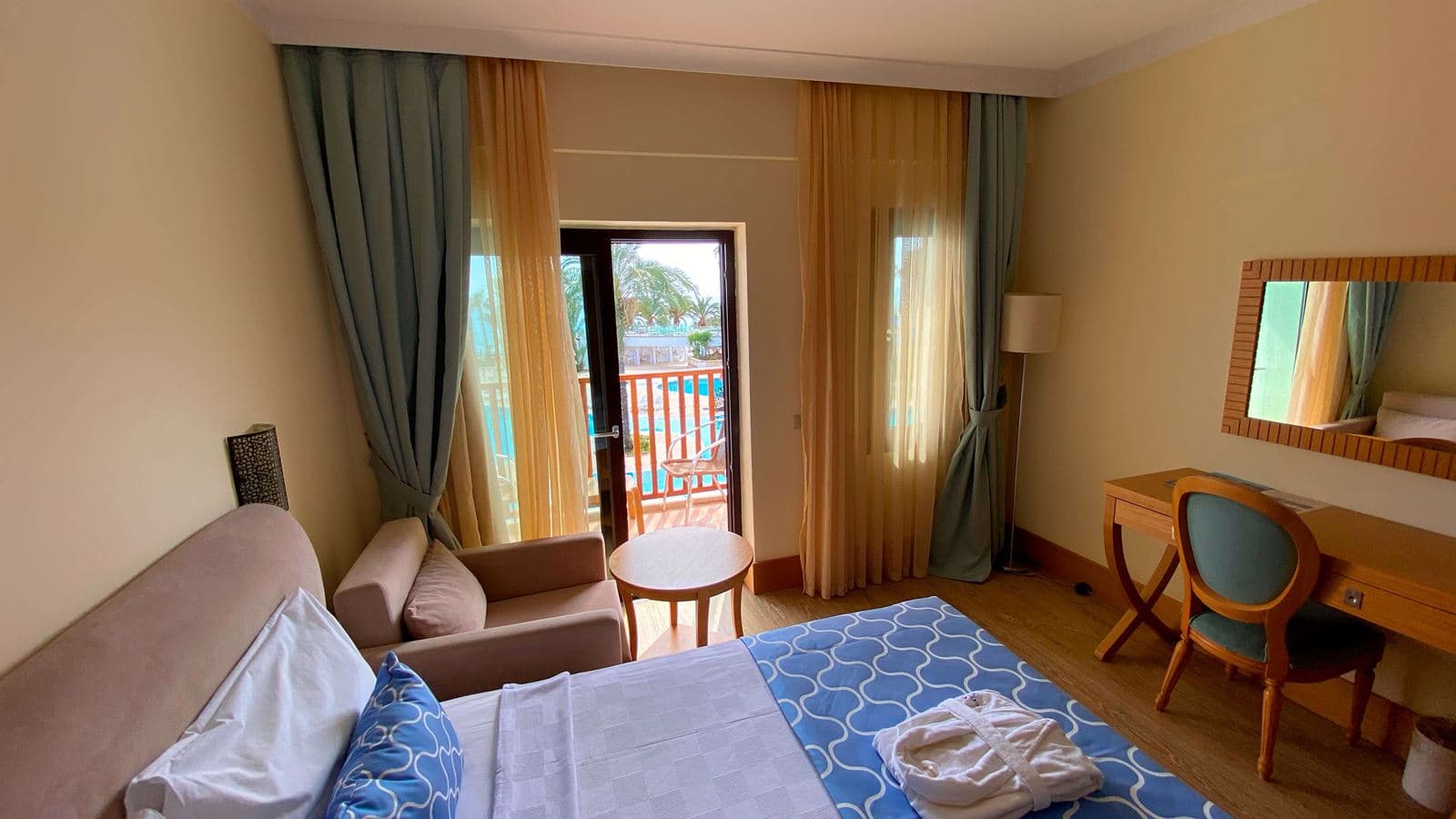 rooms-standard-room