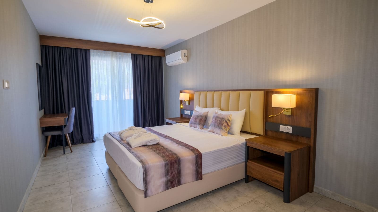 rooms-superior-room