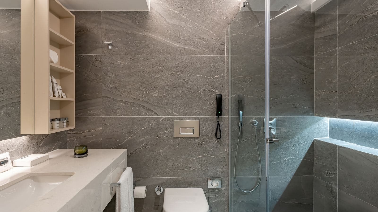 rooms-deluxe-superior-room-with-balcony-roh