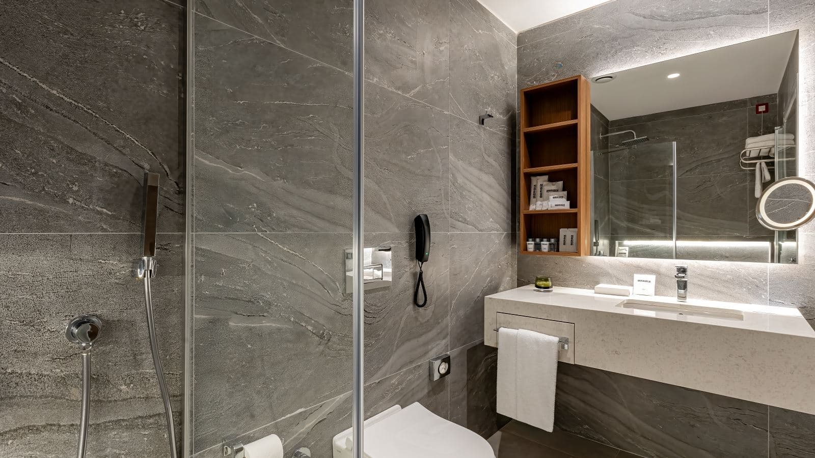 rooms-king-suite