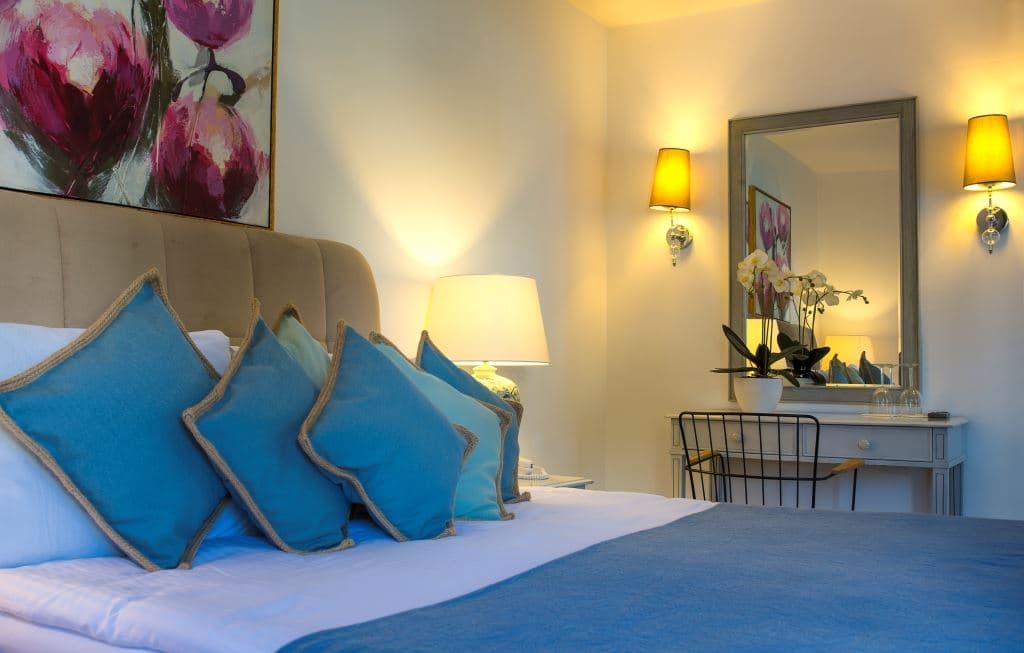 rooms-deluxe-room