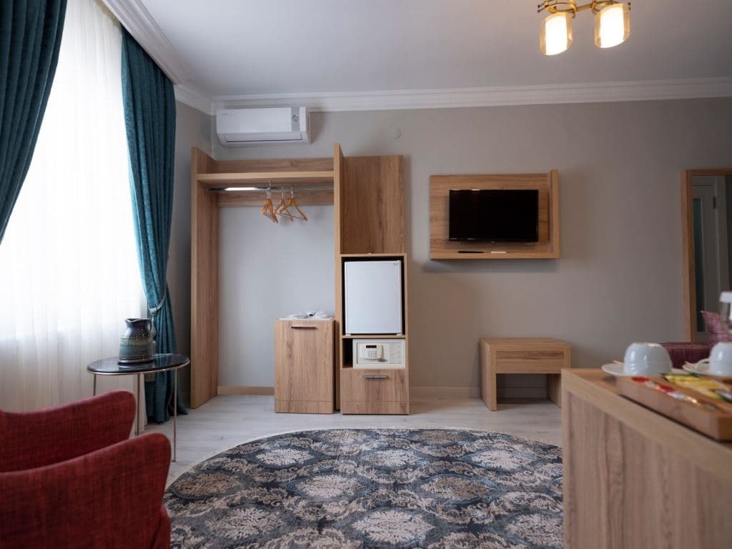 rooms-classic-room