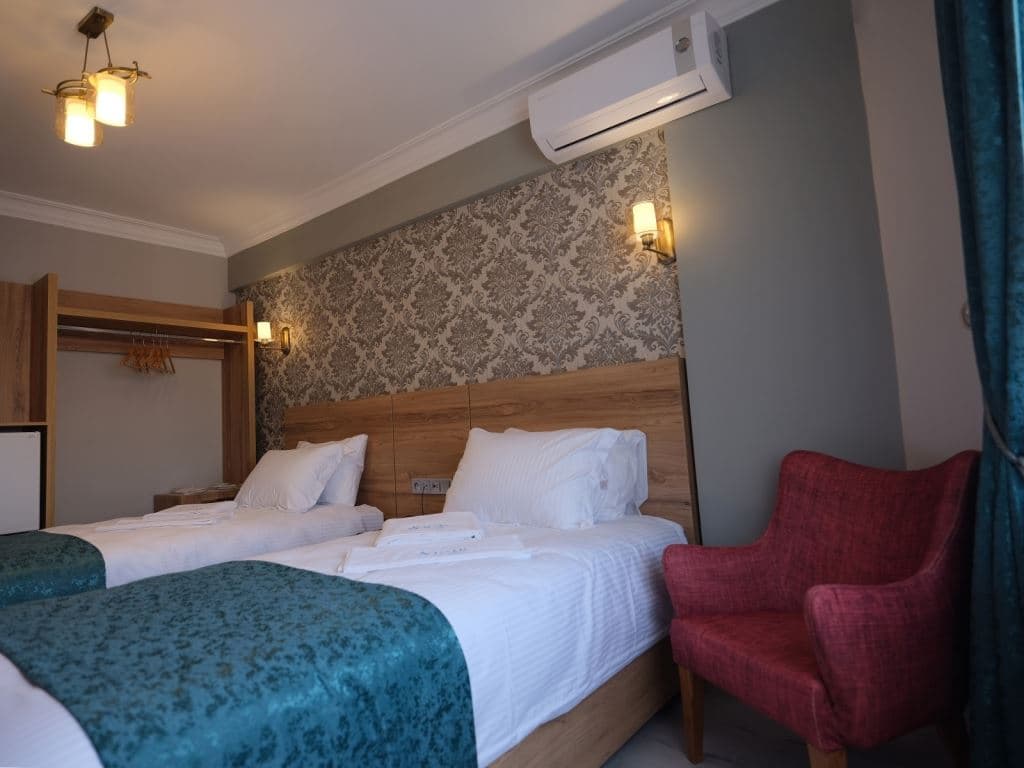 rooms-classic-room