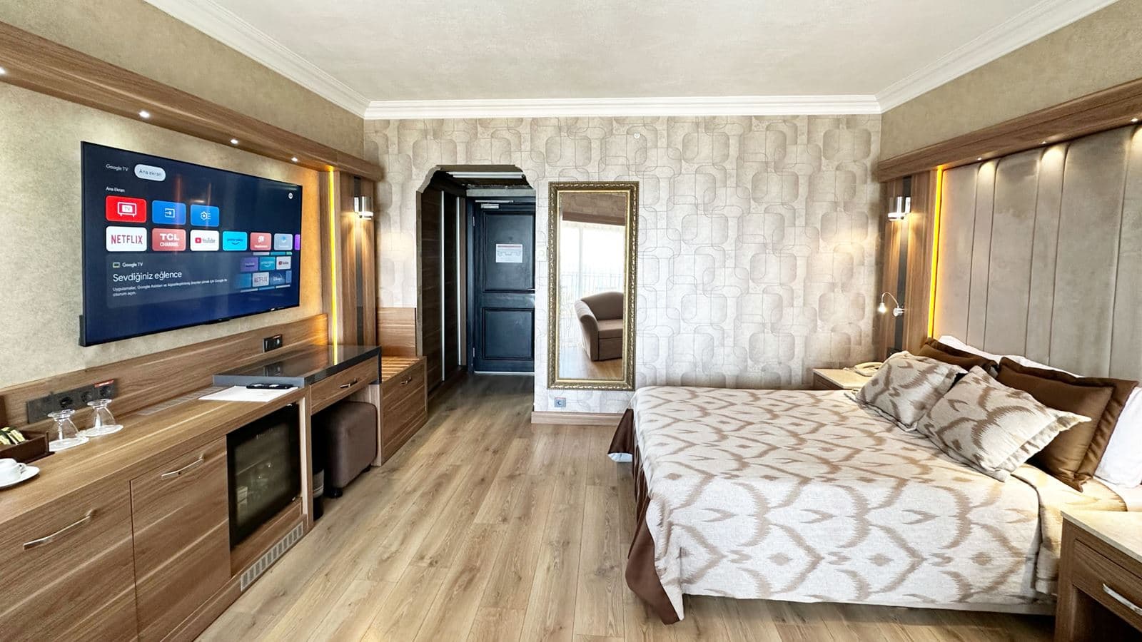 rooms-connection-room