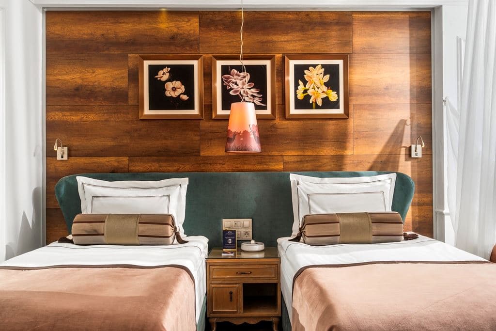 rooms-superior-room