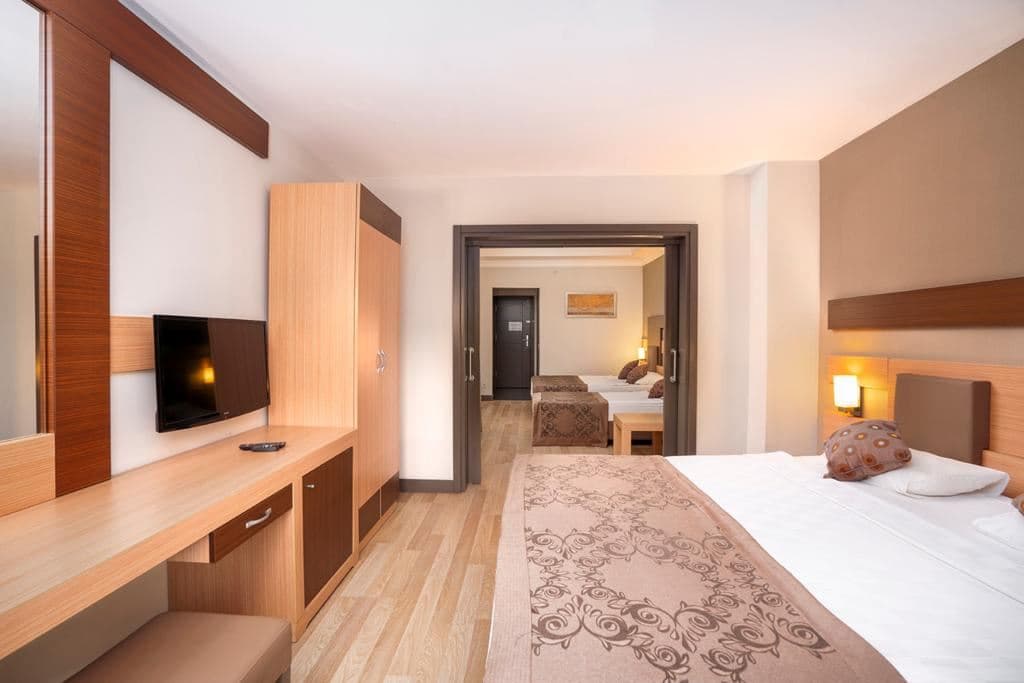 rooms-family-room