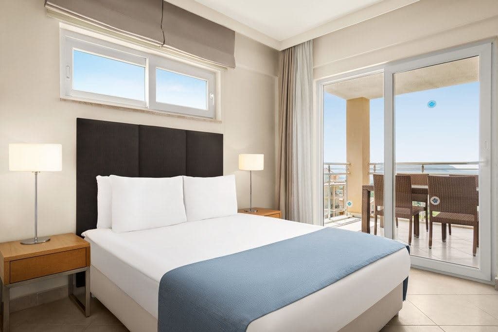 rooms-classic-suite-1-bedroom-balcony-or-terrace