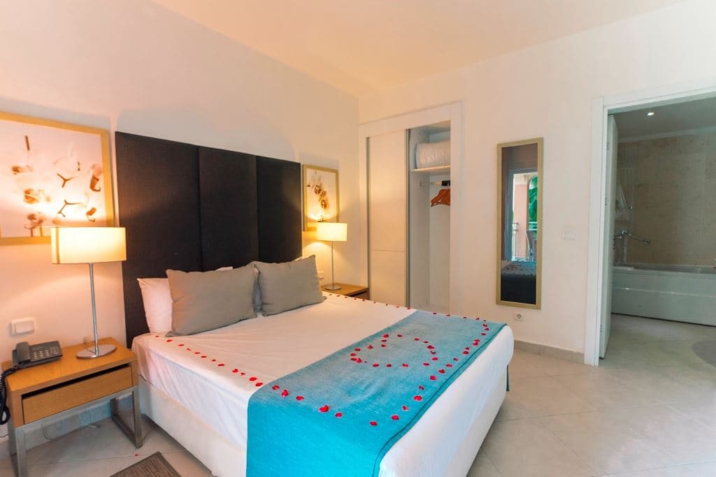 rooms-superior-dublex-suite-2-bedrooms-balcony-or-terrace