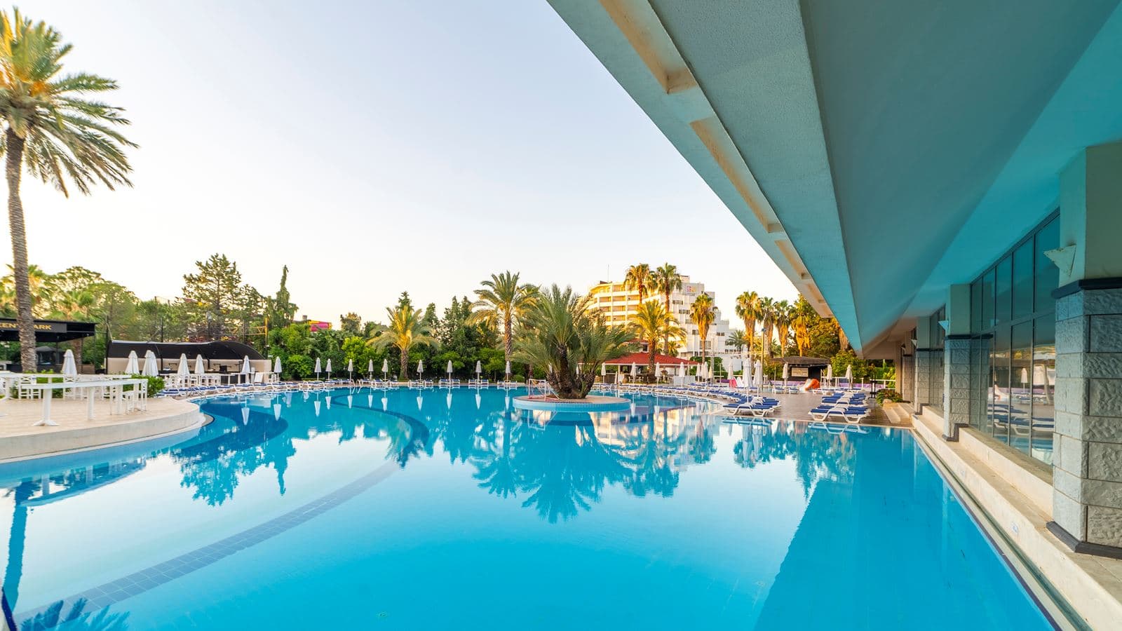 pools-outdoor-pool