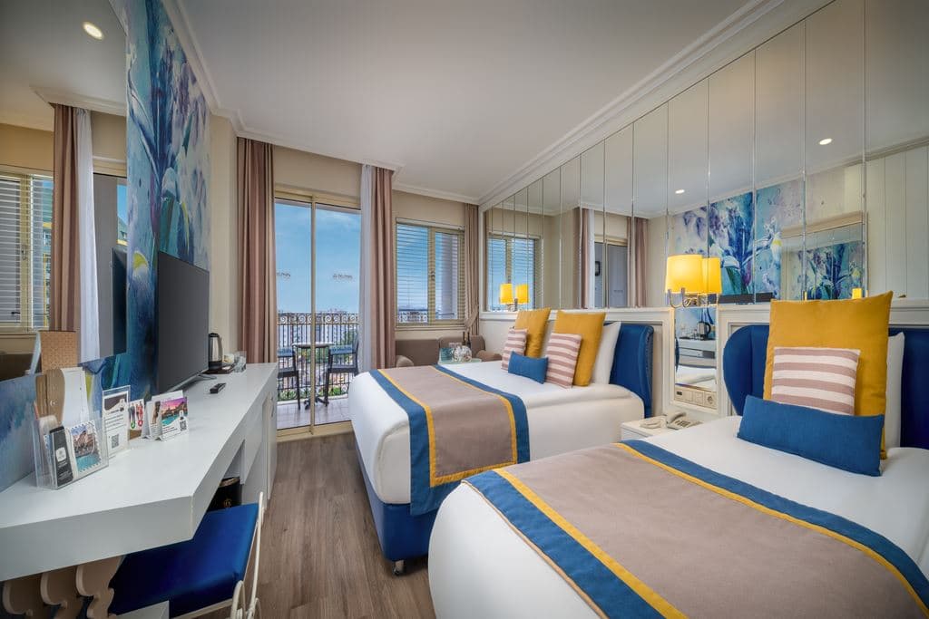 rooms-standart-room-land-view-with-balcony