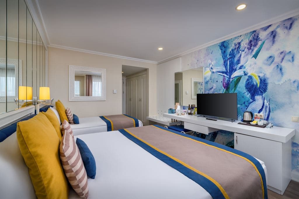 rooms-standart-room-sea-side-view-with-balcony