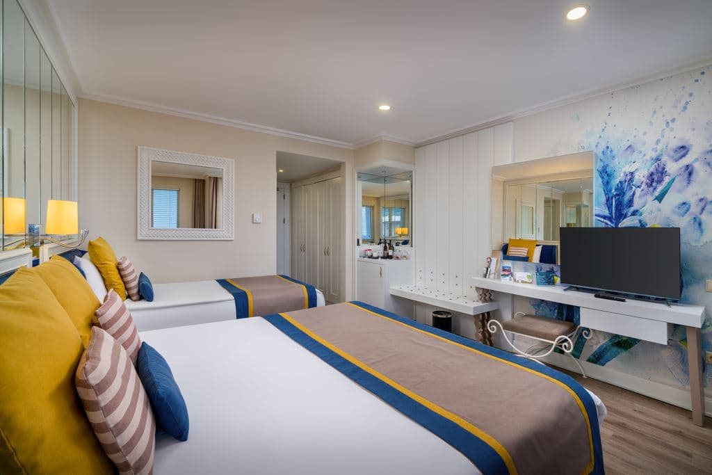 rooms-standart-room-sea-view-with-balcony