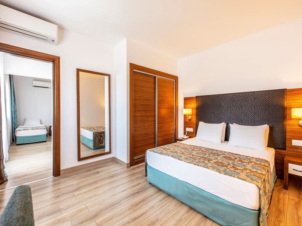 rooms-family-room