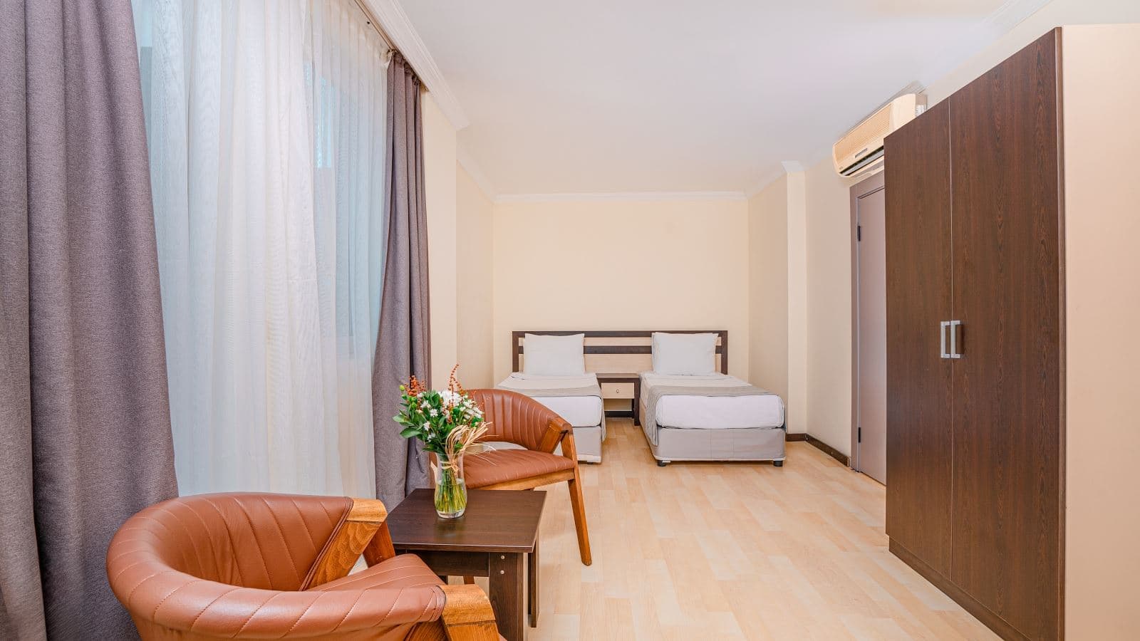 rooms-family-room