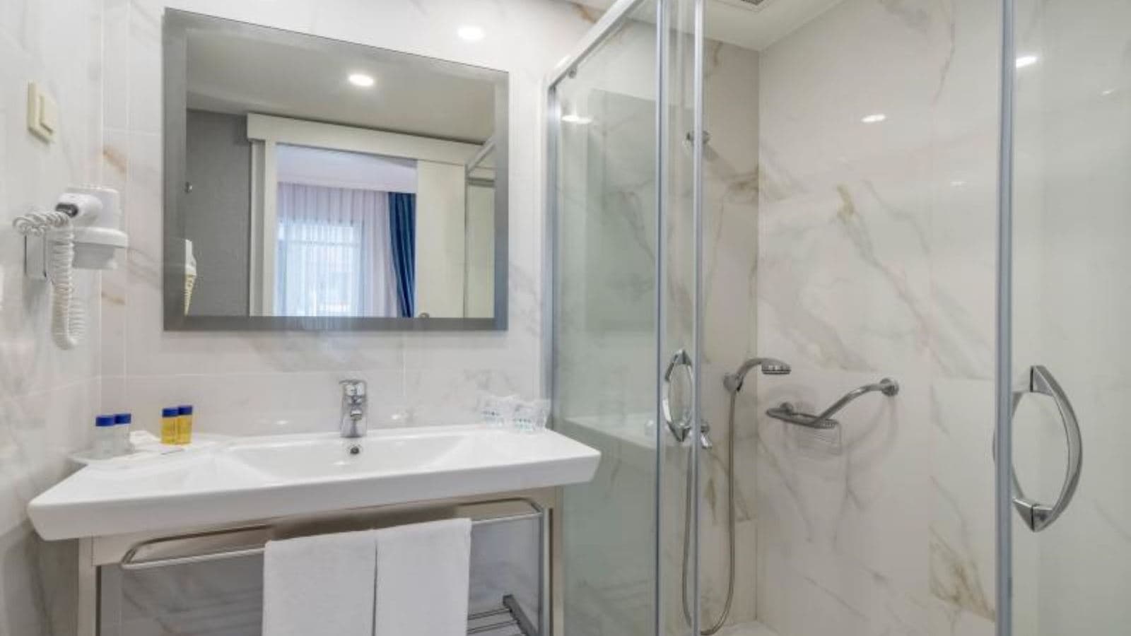 rooms-standard-room