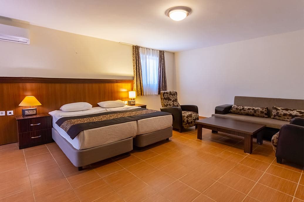 rooms-family-room
