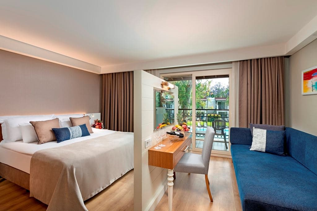 rooms-deluxe-room