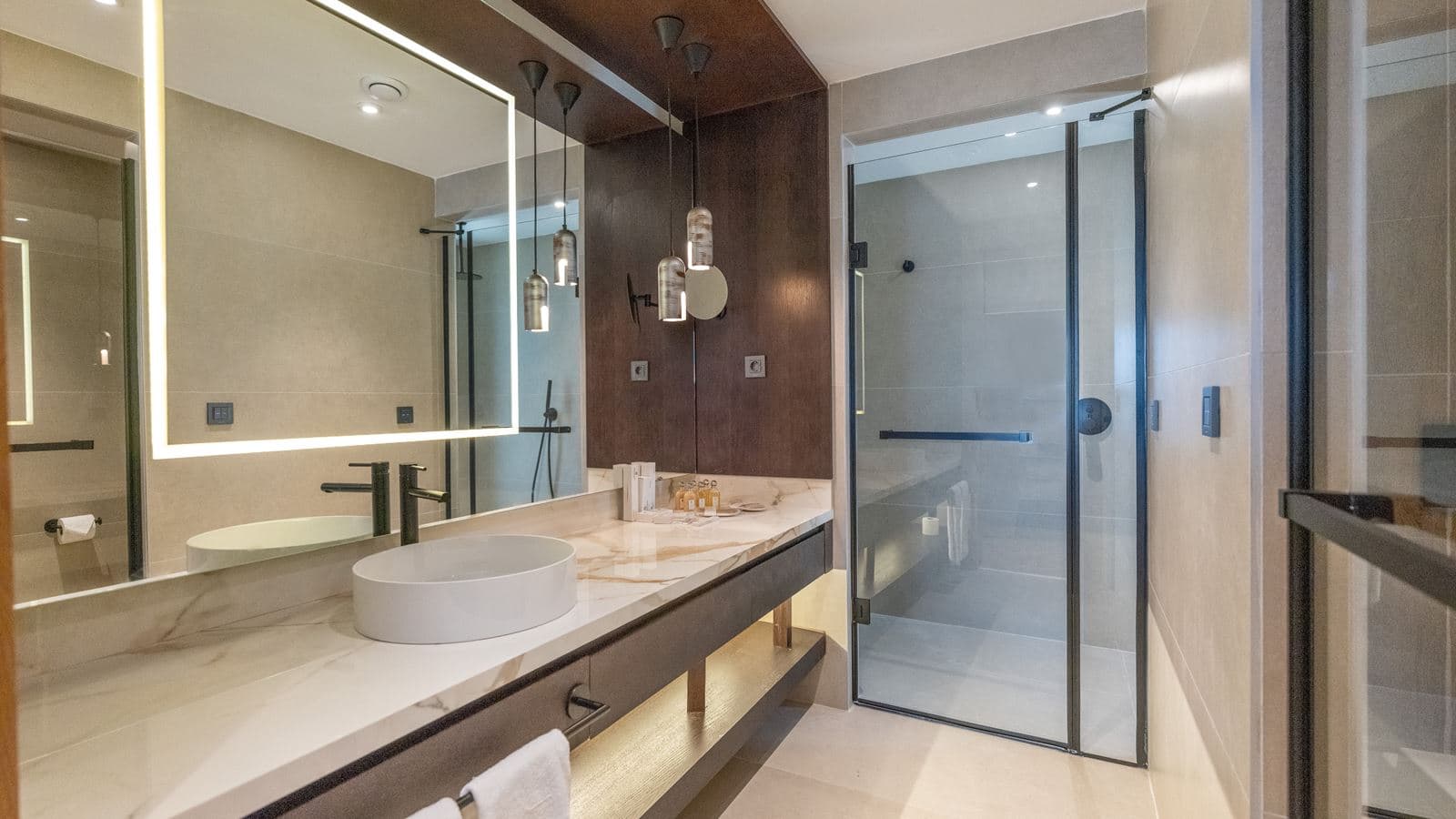 rooms-bougain-villa