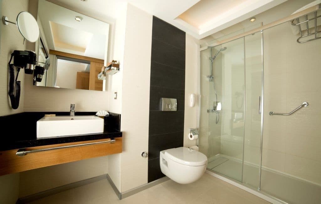 rooms-standard-land-view-room