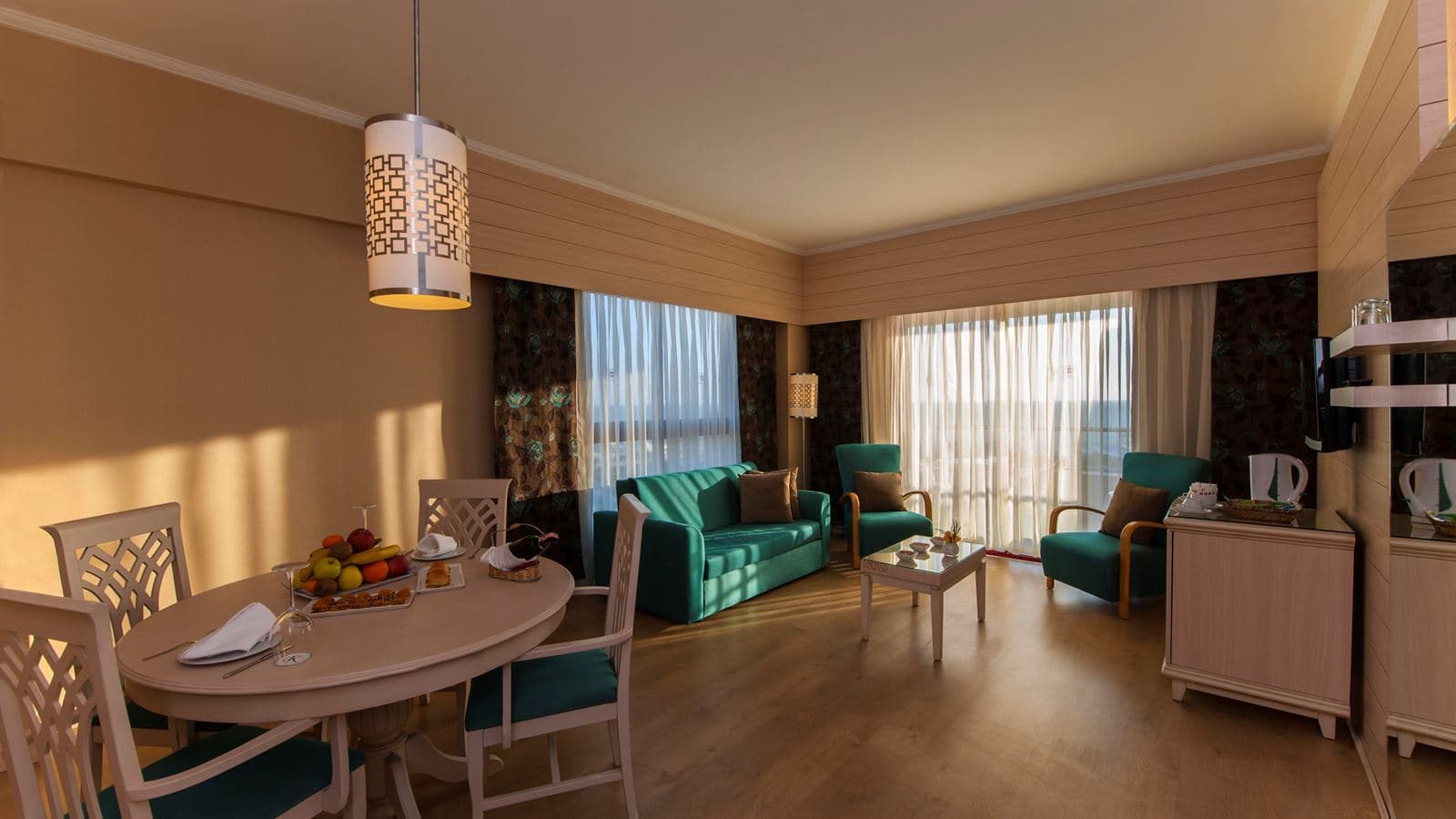 rooms-suite-room