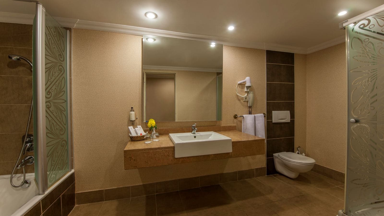 rooms-suite-room
