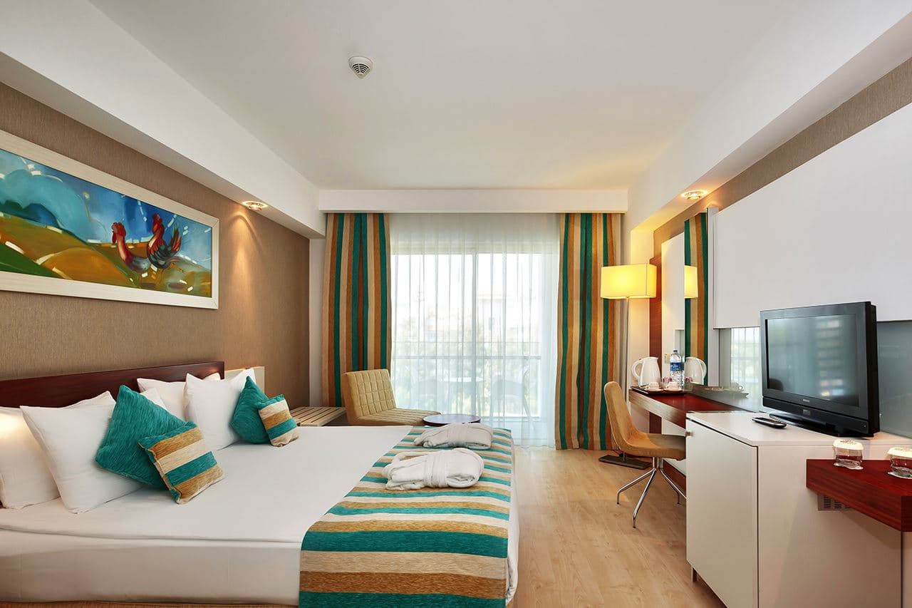 rooms-standard-room-side-sea-view-upper-floor
