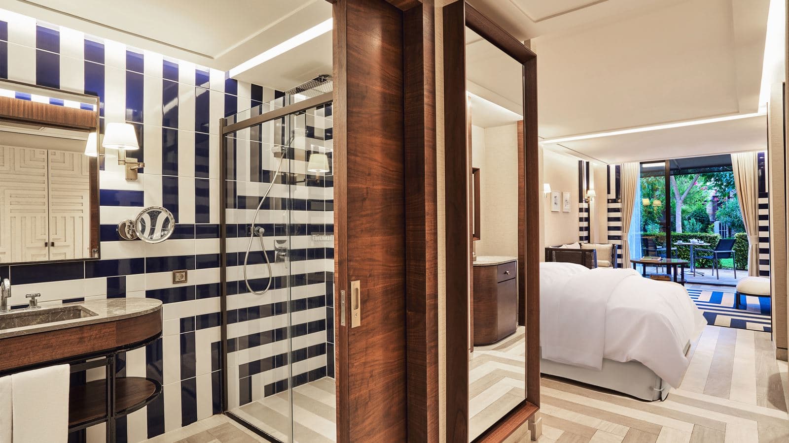 rooms-deluxe-suite-garden-view