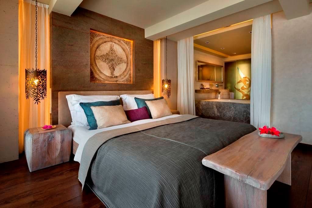 rooms-deluxe-room