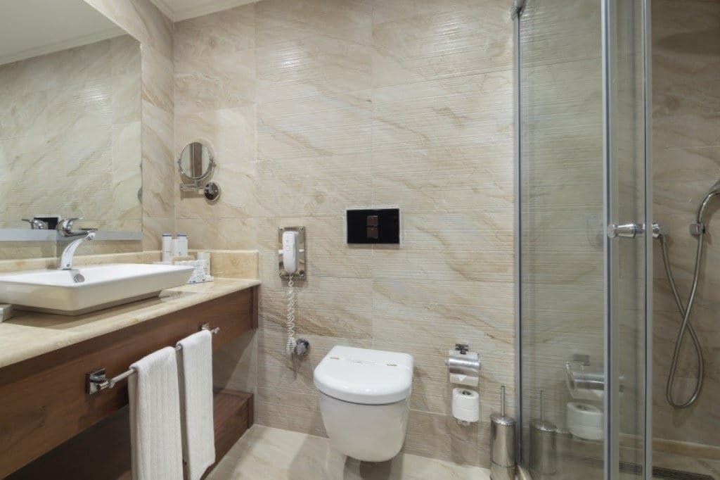 rooms-coral-room