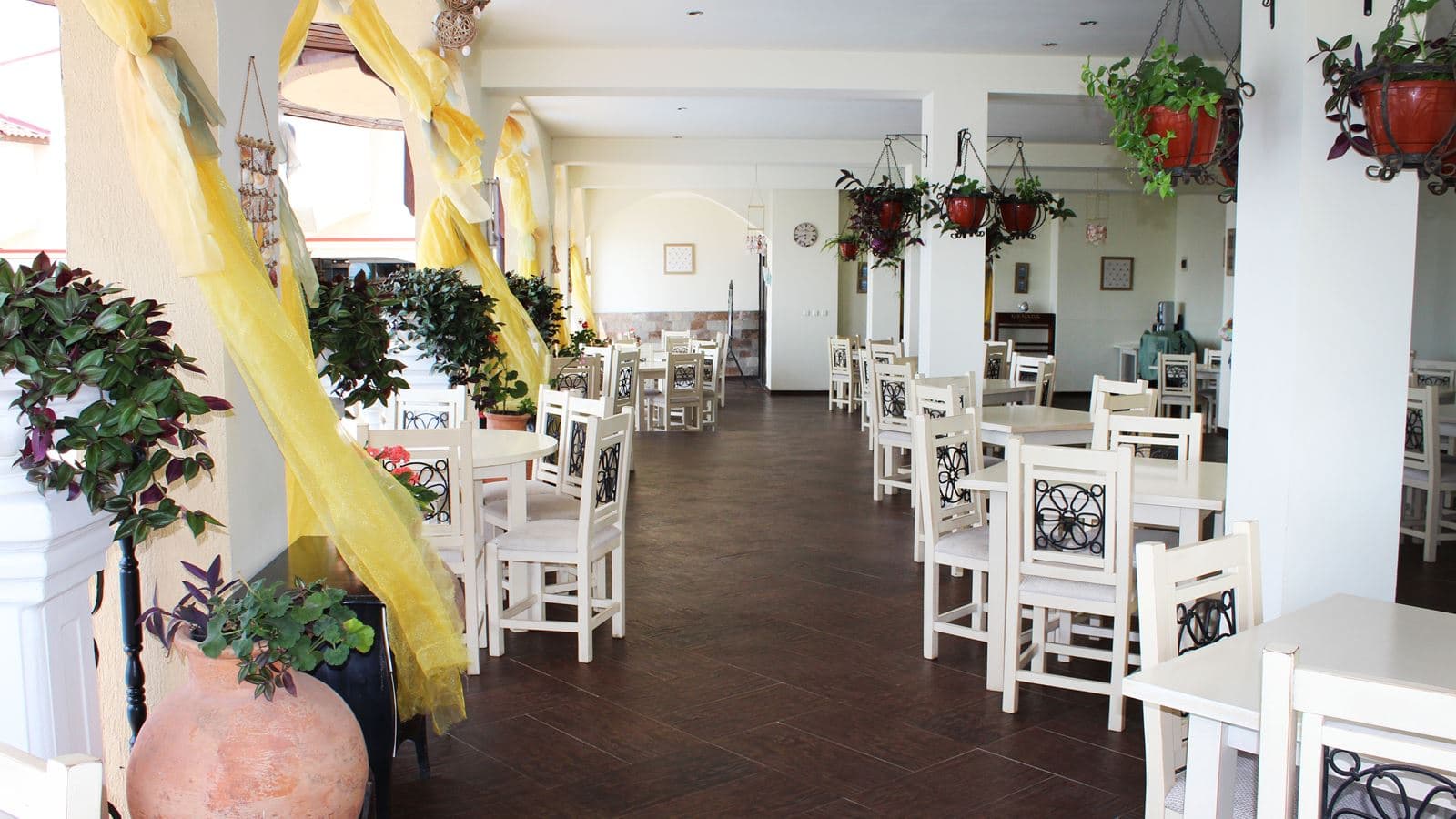 restaurants-mediterranean-restaurant--in-the-complex