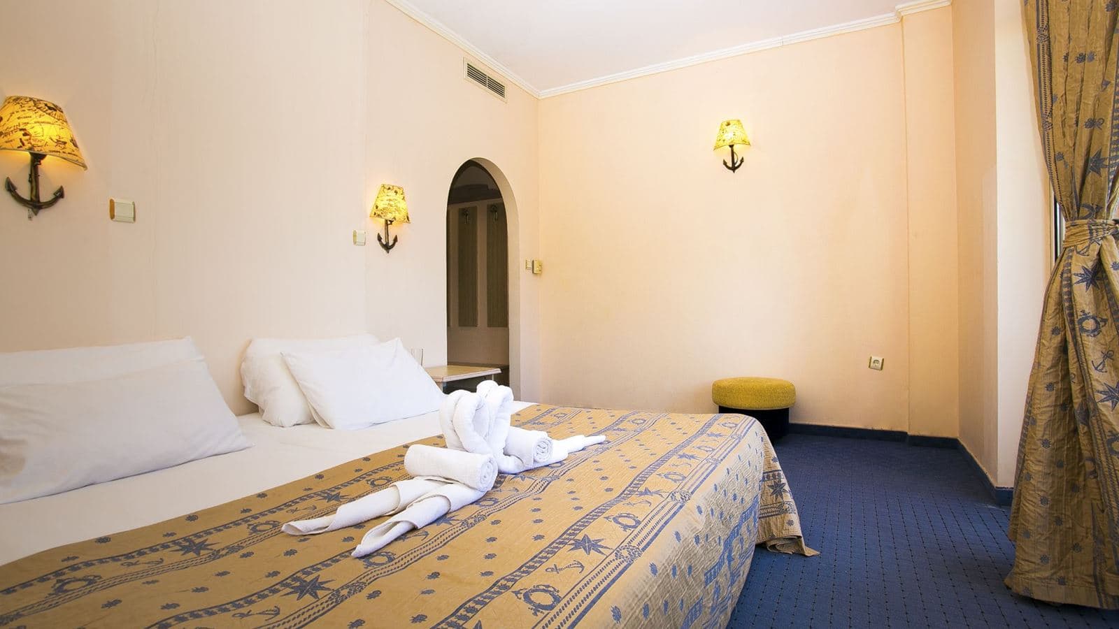 rooms-2-bedrooms-studio-sea-view