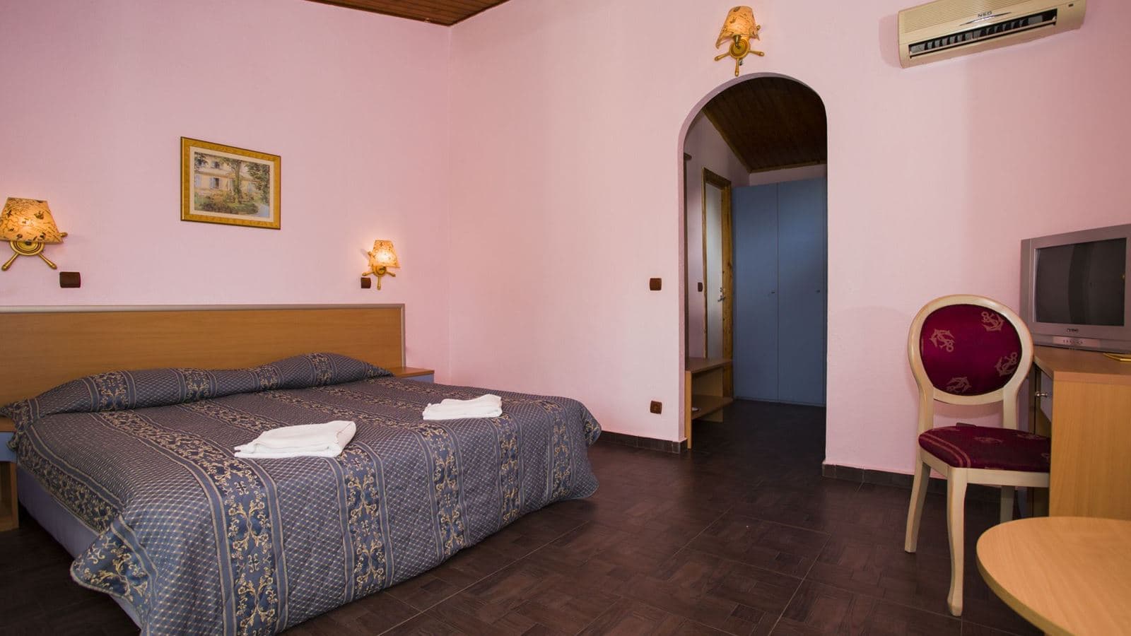 rooms-double-room-second-line