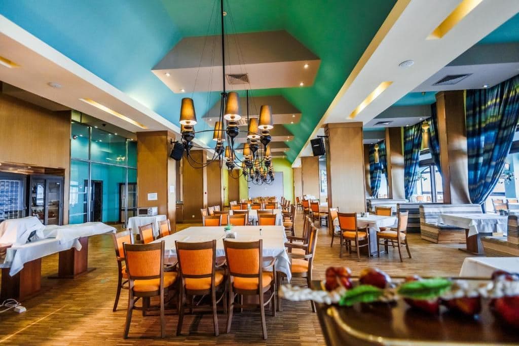 restaurants-restaurant