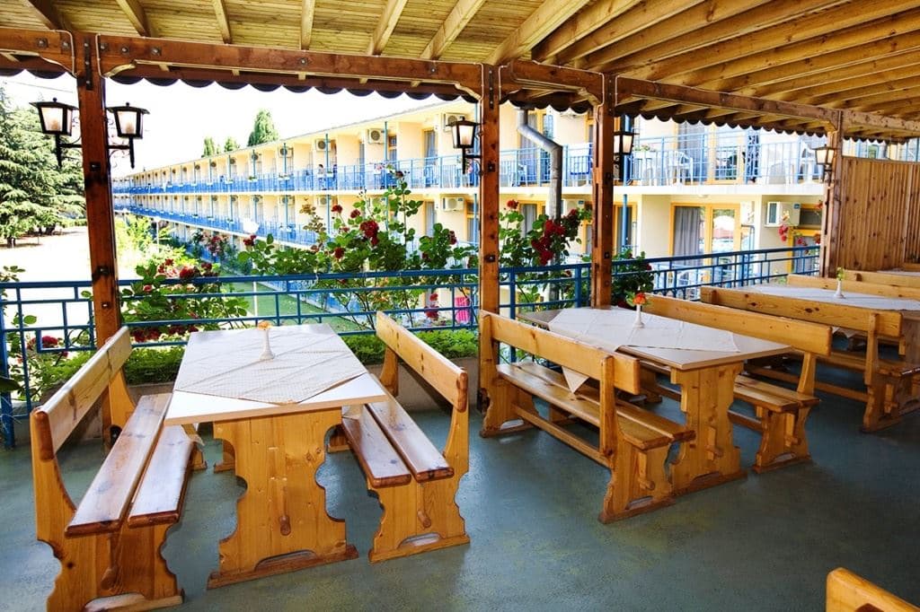 restaurants-restaurants