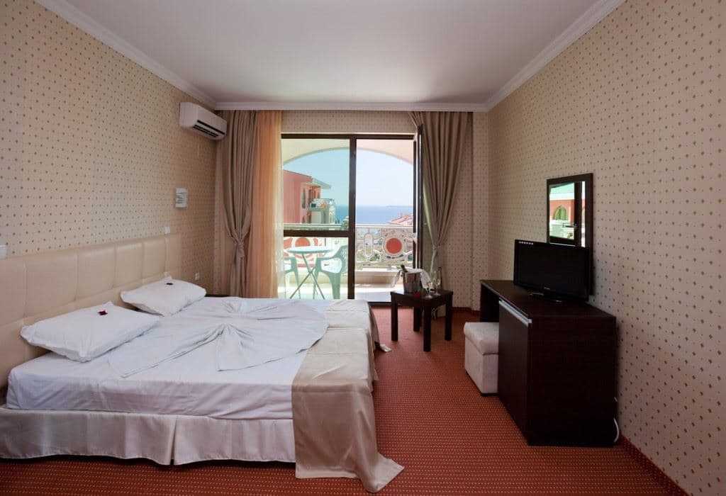 rooms-standard-room-balcony