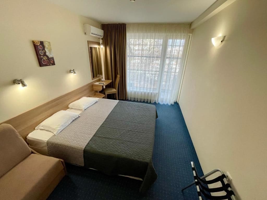 rooms-single-standard-with-terrace