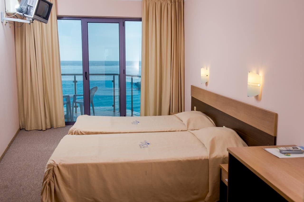 rooms-twin-standard-room-seaview