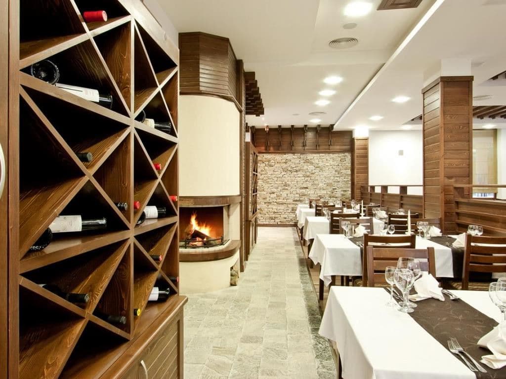 restaurants-restaurant