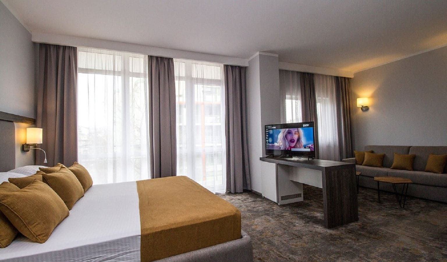 rooms-deluxe-room