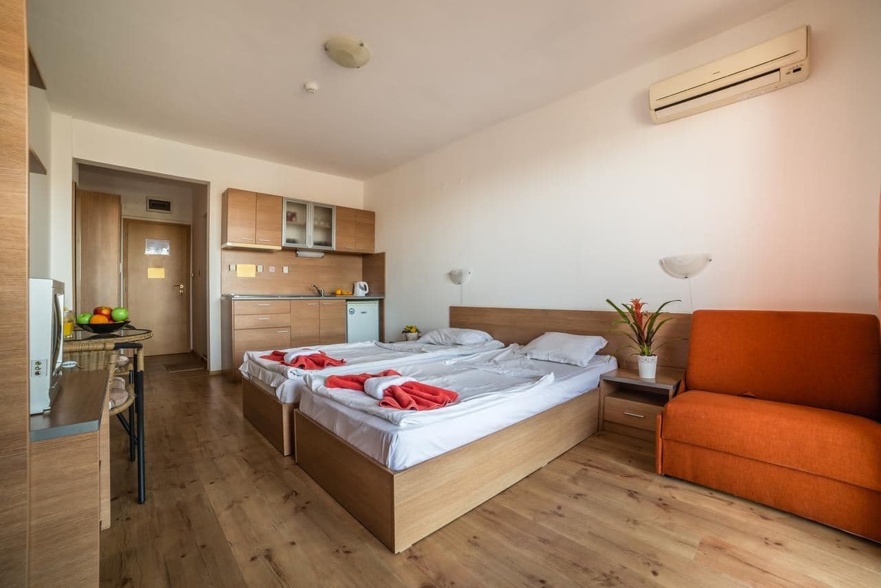 rooms-standard-studio-balcony-or-terrace