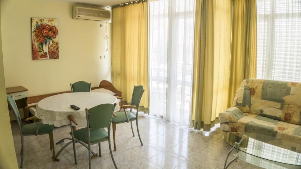 rooms-standard-apartment-balcony-or-terrace