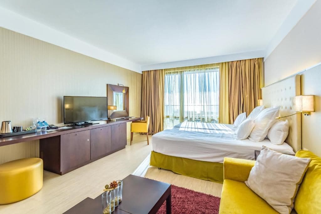 rooms-double-standard-room-balcony