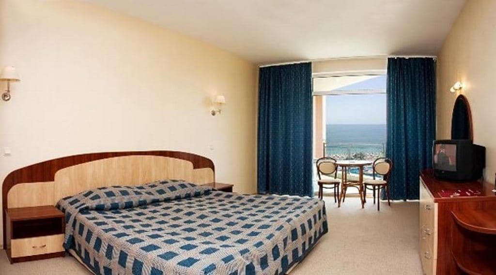 rooms-twin-standard-room-balcony