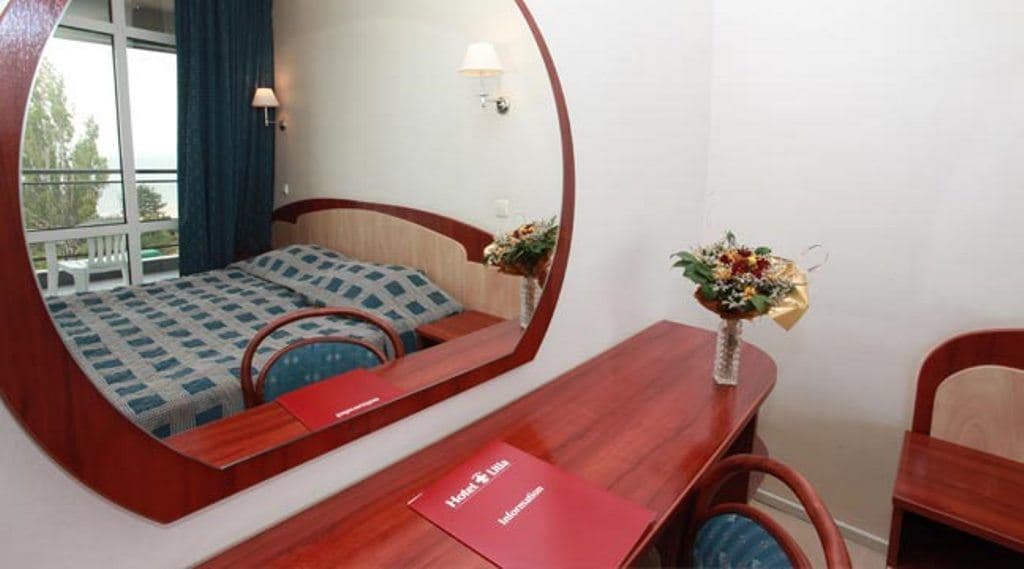 rooms-twin-standard-room-balcony